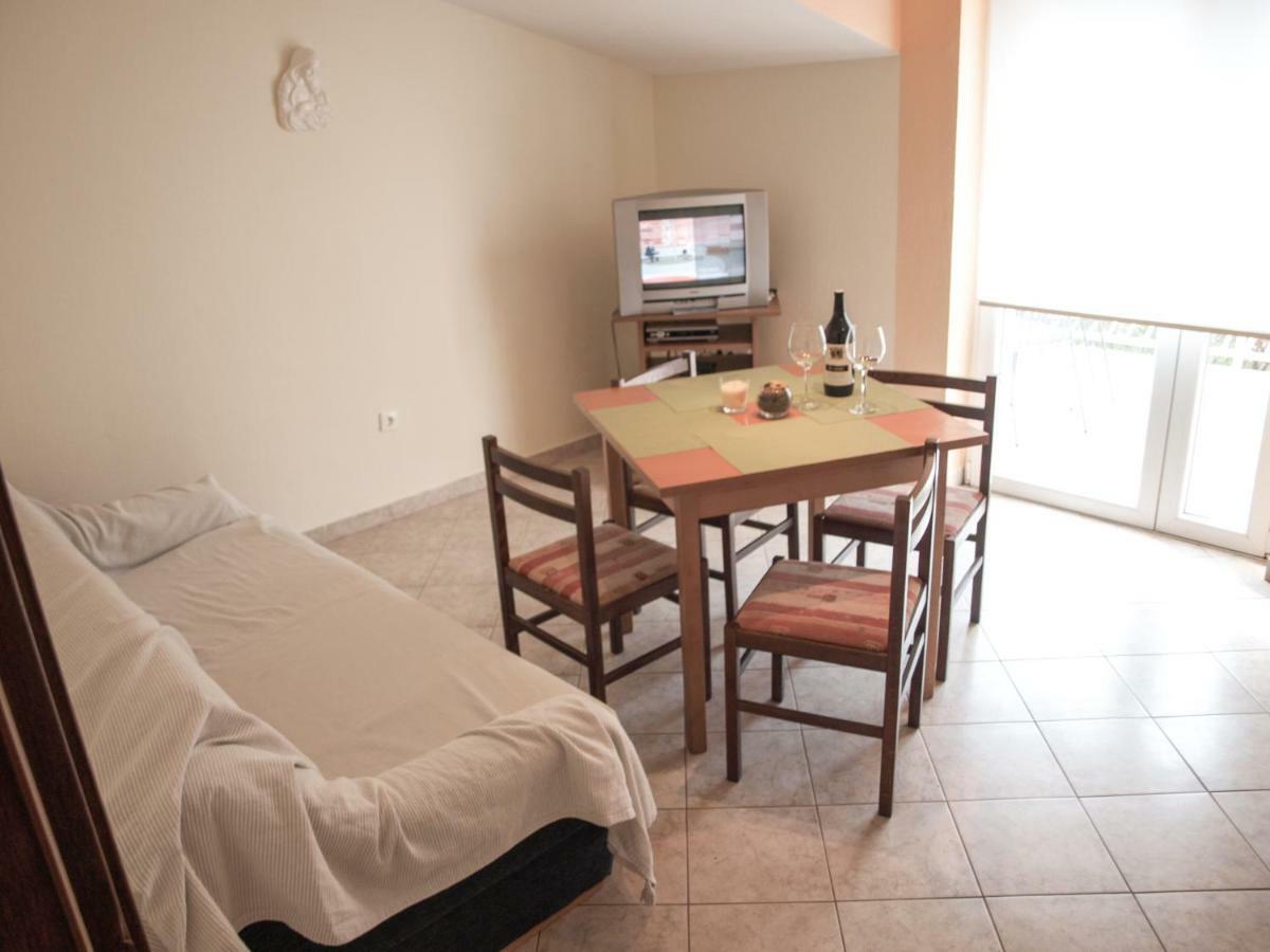 Apartment Pletikosic Kaštela Екстериор снимка
