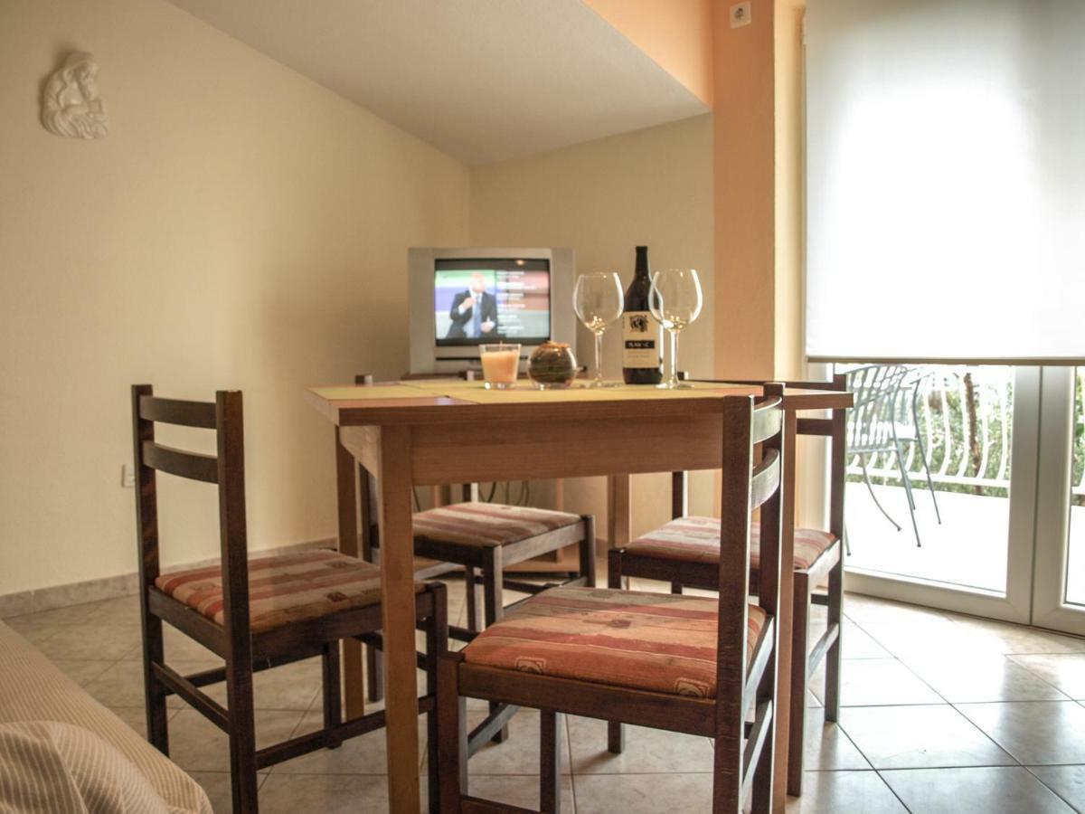 Apartment Pletikosic Kaštela Екстериор снимка