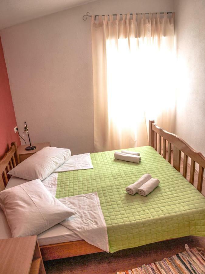 Apartment Pletikosic Kaštela Екстериор снимка
