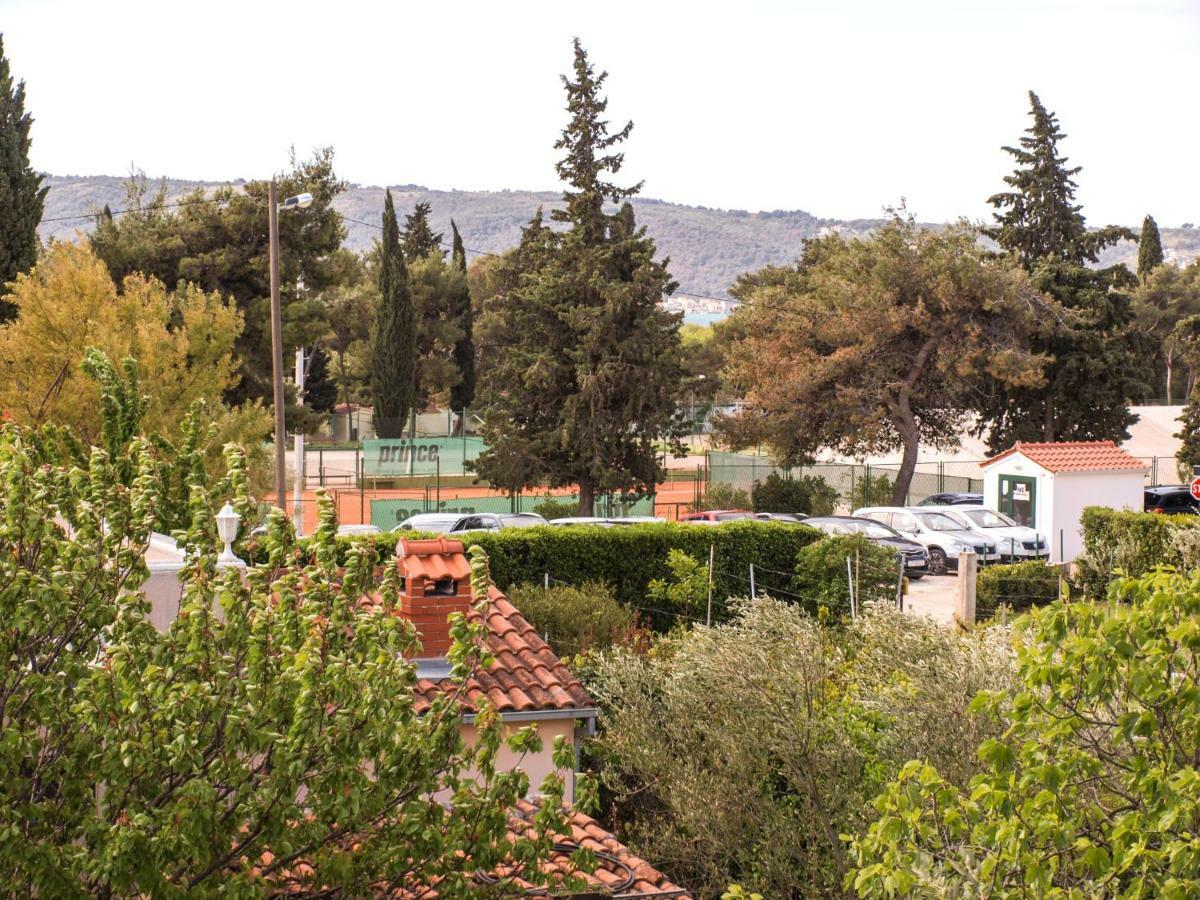 Apartment Pletikosic Kaštela Екстериор снимка